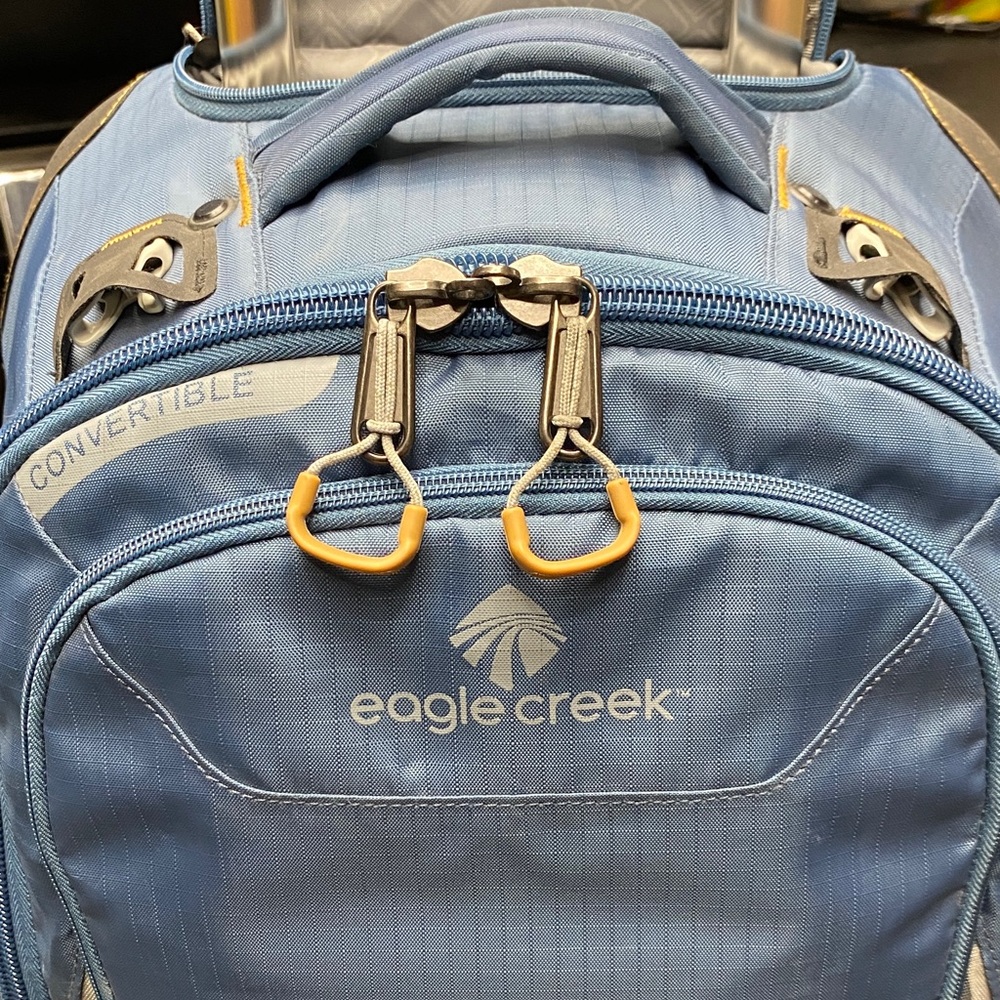Eagle Creek Switchback 22" BLUE Upright Carry On Wheeled Suitcase - Picture 11 of 15